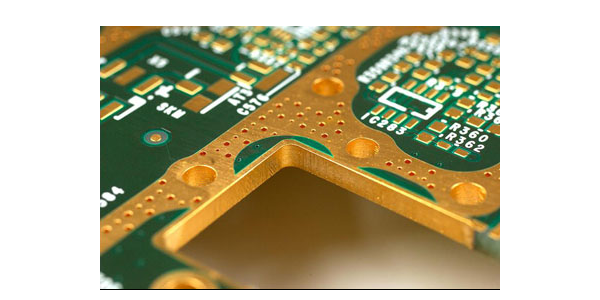 PCB电路板周围那一圈过孔或金属包边是做啥用的