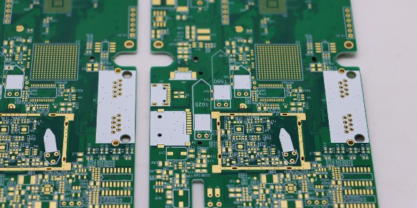 高多层PCB厂家：PCB多层打样价格
