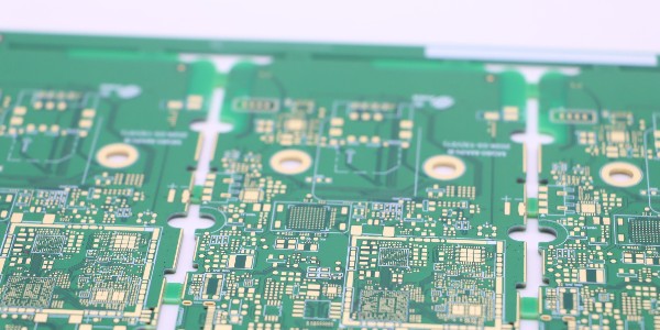 PCB表面处理工艺沉金与喷锡哪种更耐用