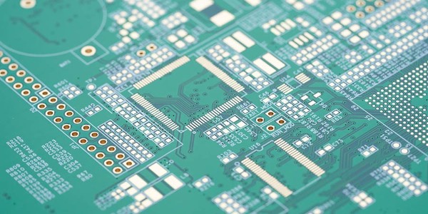 多层PCB线路板如何解决镀铜层孔隙率高的问题？