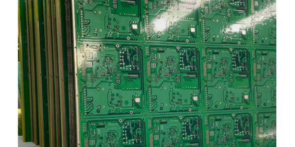 阻焊油墨颜色如何决定PCB可靠性？